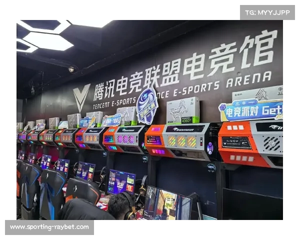 LPL电竞周边产品全面升级 粉丝收藏新选择与潮流体验的完美结合